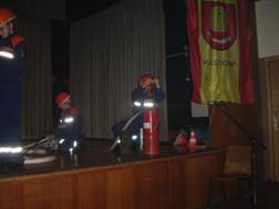 Eine sichtlich gelungene Einlage der Jugendfeuerwehr, die mit viel Applaus belohnt wurde.